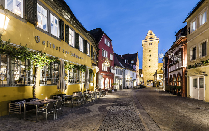 Aussenansicht_Abend.jpg
