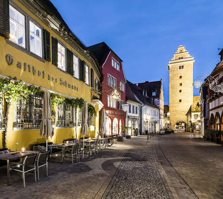 Aussenansicht_Abend.jpg