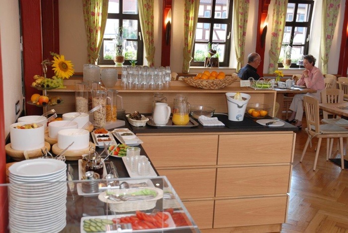 Weisses_Lamm__Sommerach__Fruehstuecksbuffet_1.jpg