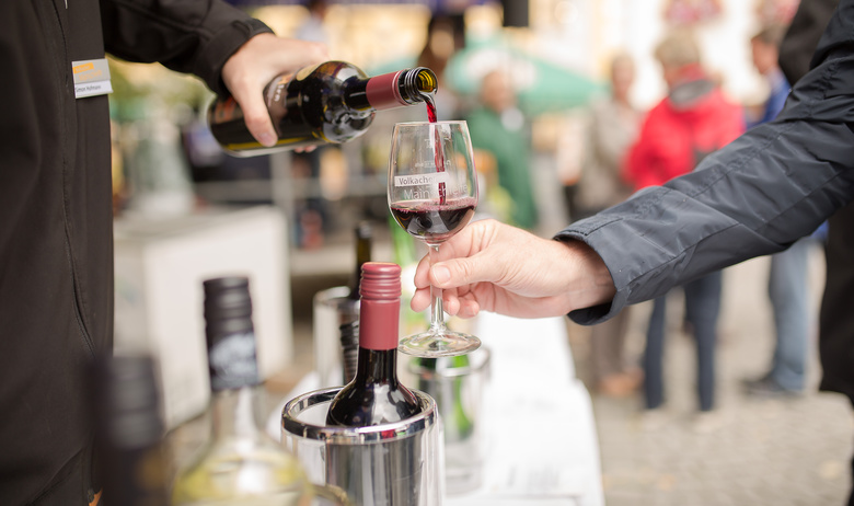 Weintasting_Mainschleife_II_Foto_ZUDEM_Huenting.jpg