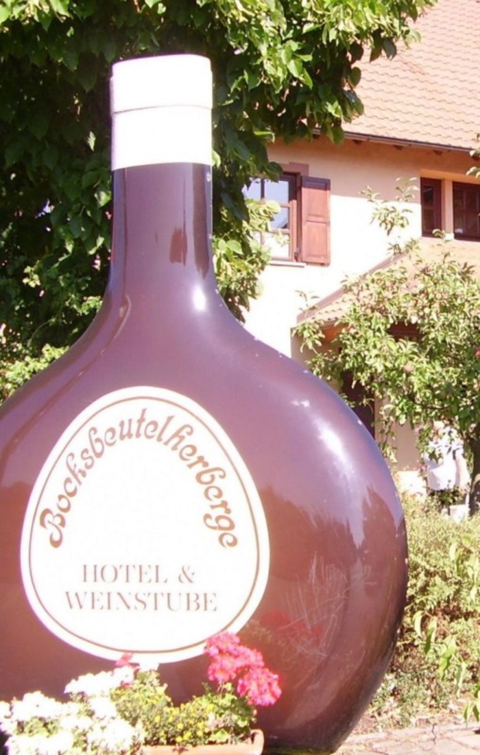 bocksbeutelherberge_sommerach.jpg