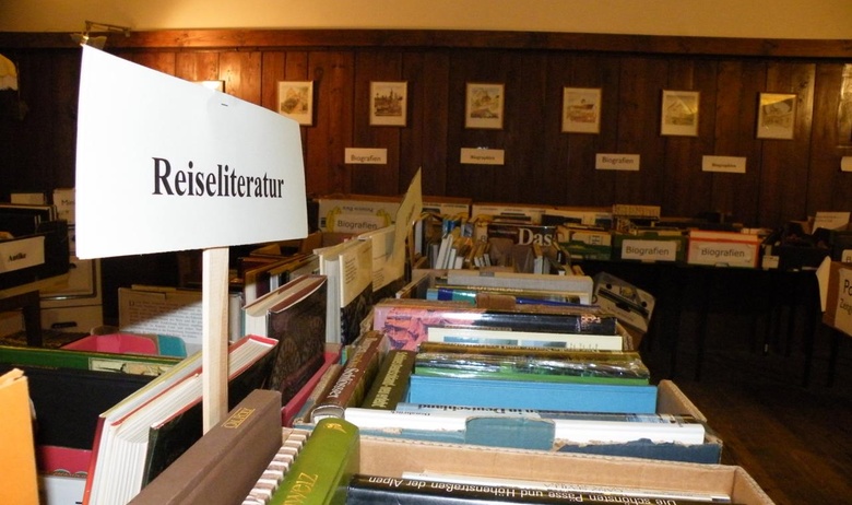 Buechermarkt_Foerderkreis_Schloss_Zeilitzheim_Foto_Alexander_von_Halem.jpg