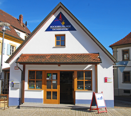 Bocksbeutelhof__Escherndorf_.jpg