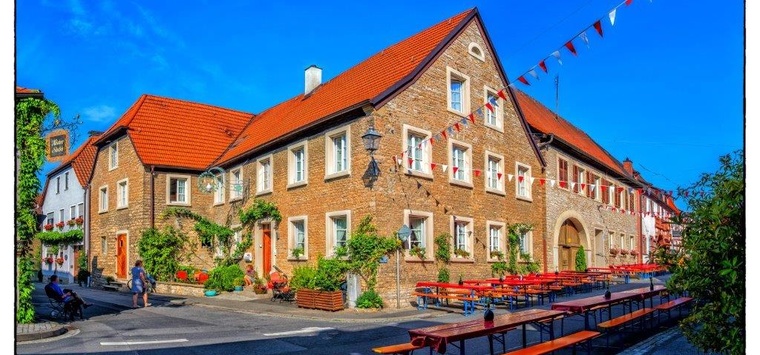 Erbings_Gaestehaus__Sommerach__Aussenansicht.jpg