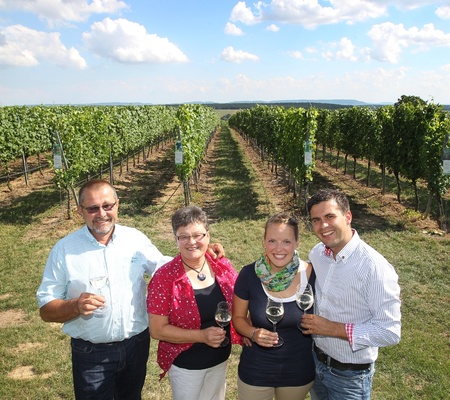 Weingut_Moeslein__Winzerfamilie.jpg